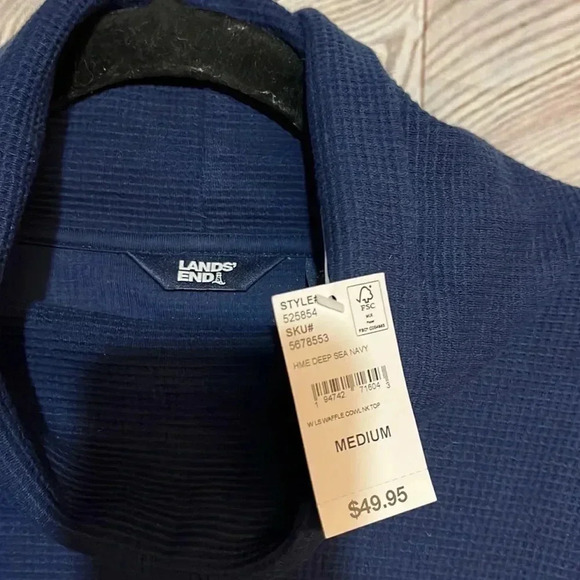 NEW LANDS END Size medium sweatshirt - Picture 2 of 3